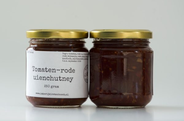 Tomaat-rode ui-chutney