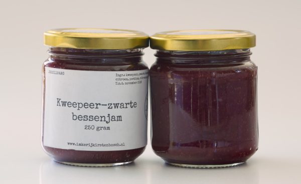 Kweepeer-zwartebessenjam